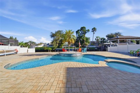 Villa ou maison à vendre à Tampa, Floride: 3 chambres, 126.16 m2 № 2434529 - photo 2