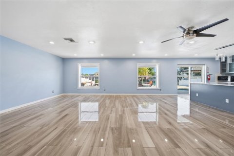 Villa ou maison à vendre à Tampa, Floride: 3 chambres, 126.16 m2 № 2434529 - photo 6