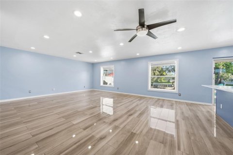 Villa ou maison à vendre à Tampa, Floride: 3 chambres, 126.16 m2 № 2434529 - photo 7