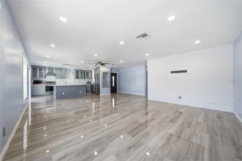 Villa ou maison à vendre à Tampa, Floride: 3 chambres, 126.16 m2 № 2434529 - photo 5