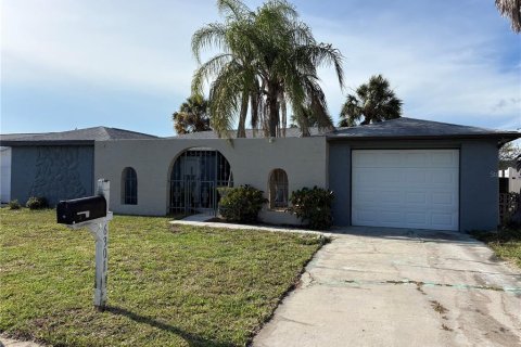 Casa en Port Richey, Florida 3 dormitorios, 125.23 m2 № 2112799