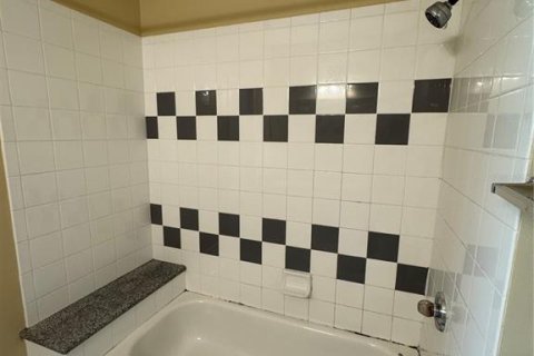 Снять в аренду таунхаус в Юниверсити-Парк, Флорида 3 комнаты, 108.51м2, № 1608715 - фото 24