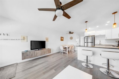 Condominio en venta en Miami, Florida, 1 dormitorio, 57.6 m2 № 2015413 - foto 7