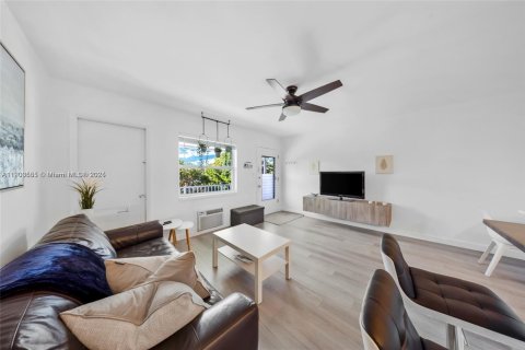 Condominio en venta en Miami, Florida, 1 dormitorio, 57.6 m2 № 2015413 - foto 8