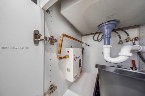 Condominio en venta en Miami, Florida, 1 dormitorio, 57.6 m2 № 2015413 - foto 13