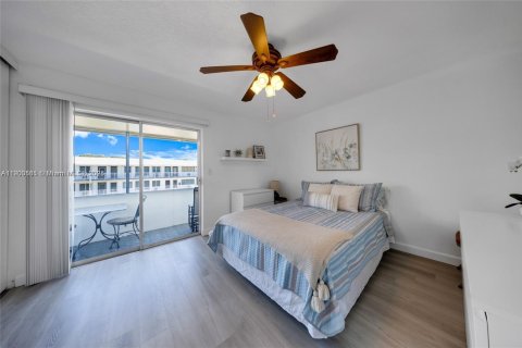 Condominio en venta en Miami, Florida, 1 dormitorio, 57.6 m2 № 2015413 - foto 15