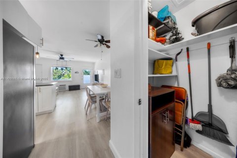 Condominio en venta en Miami, Florida, 1 dormitorio, 57.6 m2 № 2015413 - foto 14