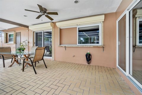 Casa en venta en Hollywood, Florida, 3 dormitorios, 139.54 m2 № 2000779 - foto 28