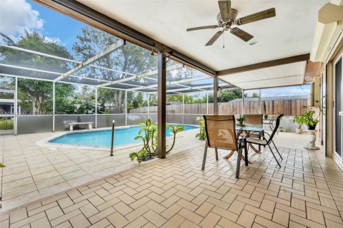 Casa en venta en Hollywood, Florida, 3 dormitorios, 139.54 m2 № 2000779 - foto 19