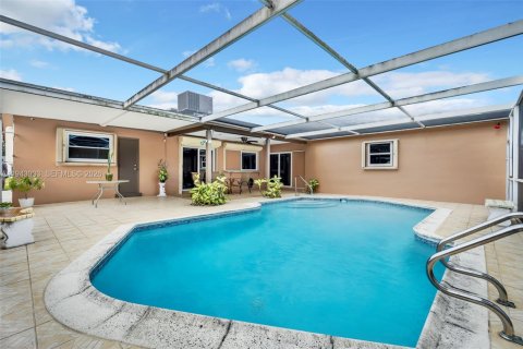 Casa en venta en Hollywood, Florida, 3 dormitorios, 139.54 m2 № 2000779 - foto 26