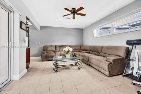 Casa en venta en Hollywood, Florida, 3 dormitorios, 139.54 m2 № 2000779 - foto 15