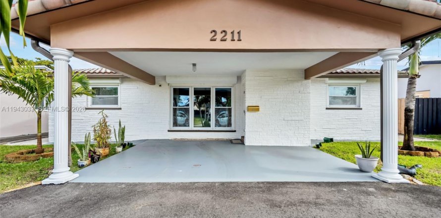 Casa en Hollywood, Florida 3 dormitorios, 139.54 m2 № 2000779