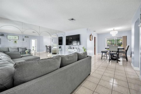 Casa en venta en Hollywood, Florida, 3 dormitorios, 139.54 m2 № 2000779 - foto 7