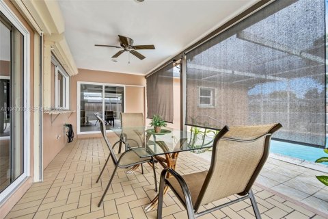 Casa en venta en Hollywood, Florida, 3 dormitorios, 139.54 m2 № 2000779 - foto 22