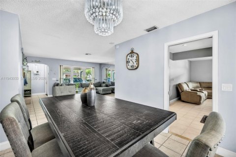 Casa en venta en Hollywood, Florida, 3 dormitorios, 139.54 m2 № 2000779 - foto 17