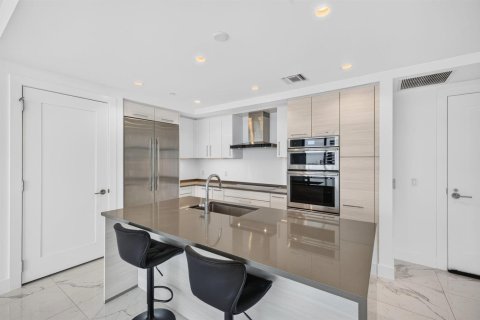Condominio en venta en Fort Lauderdale, Florida, 2 dormitorios, 130.43 m2 № 2261151 - foto 3