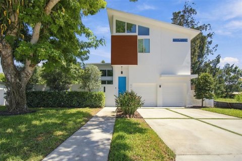 Casa en Saint Petersburg, Florida 3 dormitorios, 203.08 m2 № 2379212