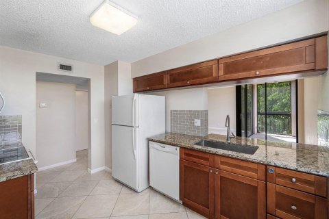 Condo in Delray Beach, Florida, 1 bedroom  № 2384873 - photo 13