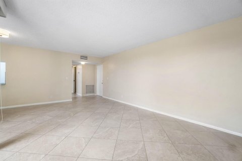 Condo in Delray Beach, Florida, 1 bedroom  № 2384873 - photo 9