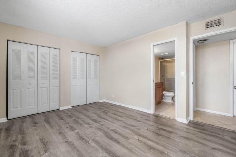 Condo in Delray Beach, Florida, 1 bedroom  № 2384873 - photo 17