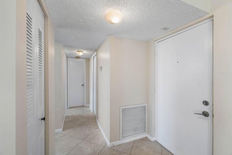 Condo in Delray Beach, Florida, 1 bedroom  № 2384873 - photo 14