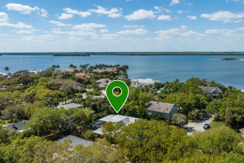 House in Vero Beach, Florida 5 bedrooms, 354.52 sq.m. № 1051179 - photo 1