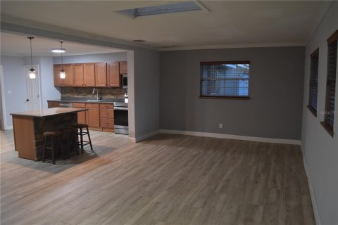 Casa en venta en Ocala, Florida, 3 dormitorios, 214.7 m2 № 2130751 - foto 5
