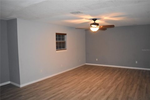 Casa en venta en Ocala, Florida, 3 dormitorios, 214.7 m2 № 2130751 - foto 9