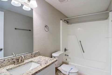 Villa ou maison à vendre à Tampa, Floride: 3 chambres, 119.29 m2 № 2285096 - photo 25