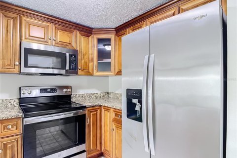 Villa ou maison à vendre à Tampa, Floride: 3 chambres, 119.29 m2 № 2285096 - photo 13