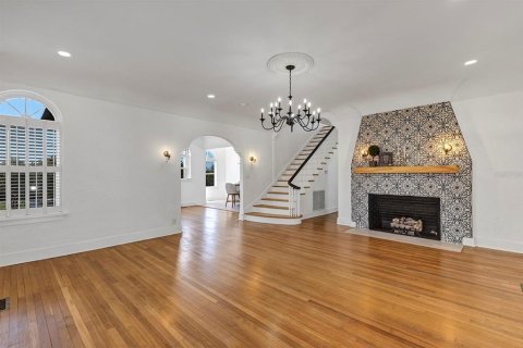 Casa en venta en Haines City, Florida, 4 dormitorios, 313.55 m2 № 1903673 - foto 6
