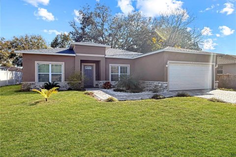 House in Sanford, Florida 4 bedrooms, 165.37 sq.m. № 2215942