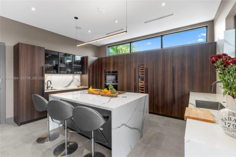 House in North Miami, Florida 3 bedrooms, 190.45 sq.m. № 2002705 - photo 21