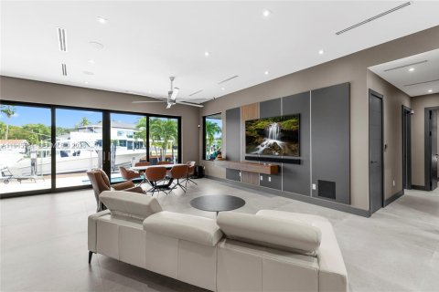 House in North Miami, Florida 3 bedrooms, 190.45 sq.m. № 2002705 - photo 29