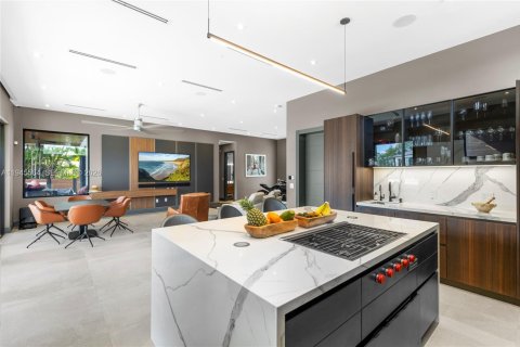 House in North Miami, Florida 3 bedrooms, 190.45 sq.m. № 2002705 - photo 25