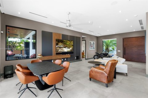 House in North Miami, Florida 3 bedrooms, 190.45 sq.m. № 2002705 - photo 26