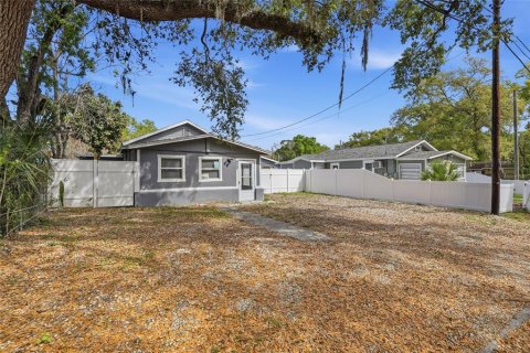 Villa ou maison à vendre à Tampa, Floride: 3 chambres, 76.92 m2 № 2103409 - photo 2