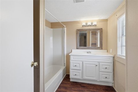 Villa ou maison à vendre à Tampa, Floride: 3 chambres, 76.92 m2 № 2103409 - photo 9
