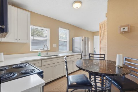 Villa ou maison à vendre à Tampa, Floride: 3 chambres, 76.92 m2 № 2103409 - photo 7