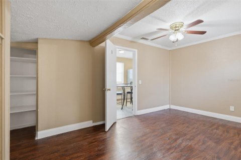 Villa ou maison à vendre à Tampa, Floride: 3 chambres, 76.92 m2 № 2103409 - photo 12