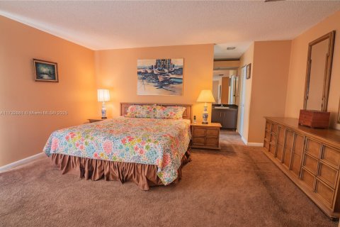 Villa ou maison à vendre à Hollywood, Floride: 3 chambres, 224.82 m2 № 1934910 - photo 21