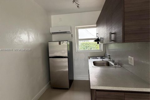 House in Miami, Florida 41.81 sq.m. № 2002415 - photo 5