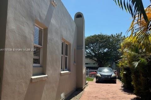House in Miami, Florida 3 bedrooms, 128.67 sq.m. № 1867811 - photo 8