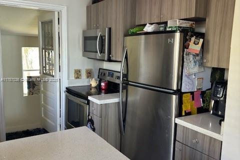 House in Miami, Florida 3 bedrooms, 128.67 sq.m. № 1867811 - photo 11