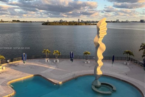 Купить кондоминиум в Майами, Флорида 2 спальни, 215.53м2, № 2064261 - фото 30