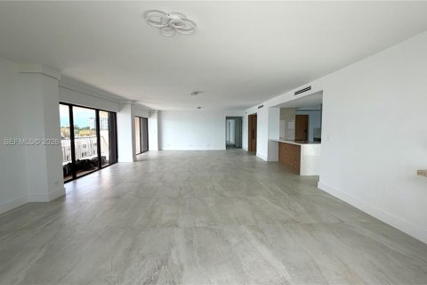 Купить кондоминиум в Майами, Флорида 2 спальни, 215.53м2, № 2064261 - фото 6