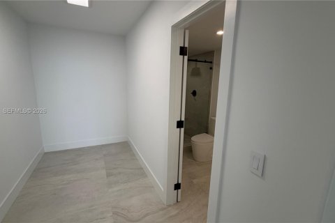 Купить кондоминиум в Майами, Флорида 2 спальни, 215.53м2, № 2064261 - фото 24