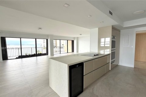 Купить кондоминиум в Майами, Флорида 2 спальни, 215.53м2, № 2064261 - фото 15