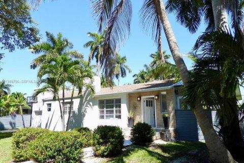 Дом в Холливуд, Флорида 3 спальни, 130.25м2 № 2058763