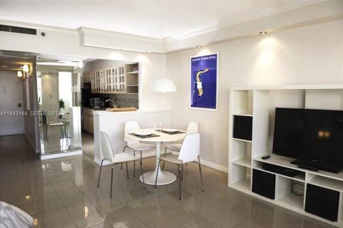Copropriété à louer à Miami Beach, Floride: 49.24 m2 № 1999507 - photo 8